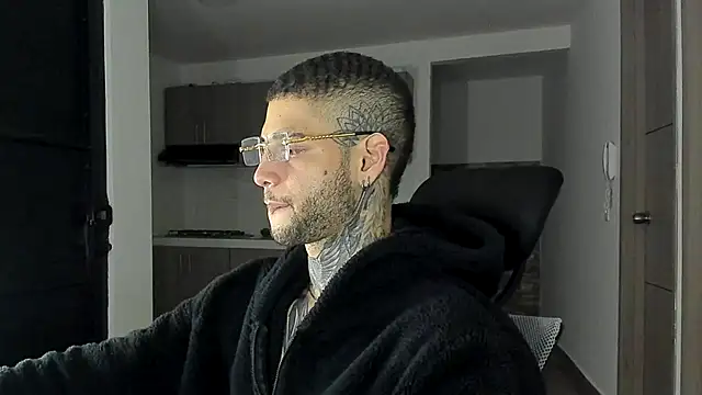  jamesleandros1 online show from September 10, 12:43 am