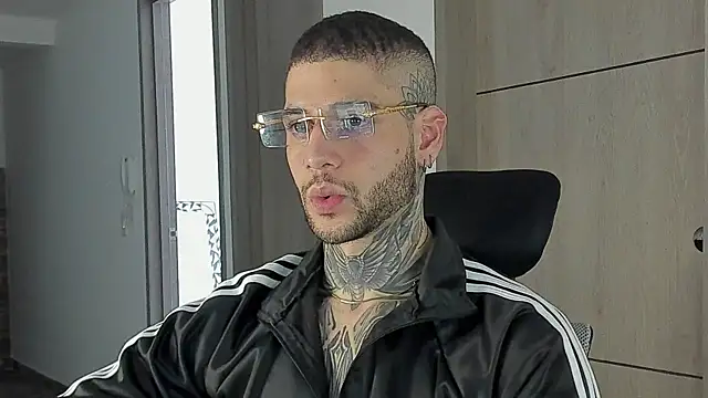  jamesleandros1 online show from September 11, 10:21 pm