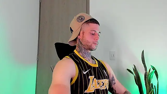  jamesleandros1 online show from March 8, 2:59 am