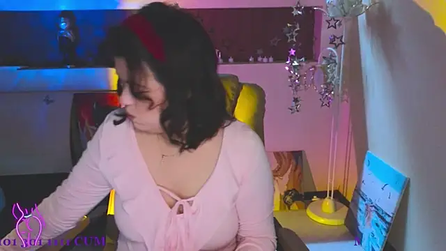 Malika uAngel online show from October 30, 9:15 pm