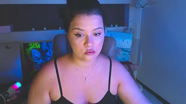 Snapshot of Malika_uAngel chatting on July 6, 9:50 pm Malika uAngel online show from July 6, 9:50 pm