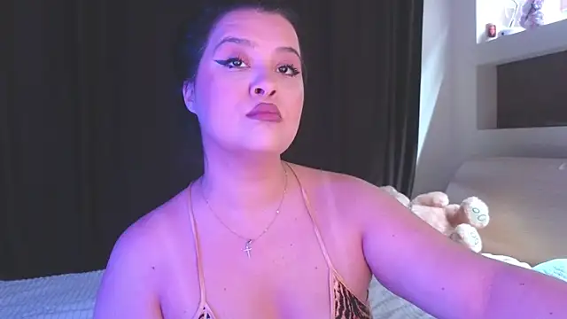 Snapshot of Malika_uAngel chatting on July 28, 9:25 pm Malika uAngel online show from July 28, 9:25 pm
