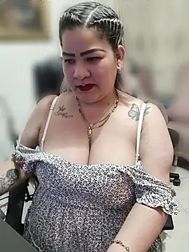 Dalessa Bigtits online show from June 26, 3:55 am
