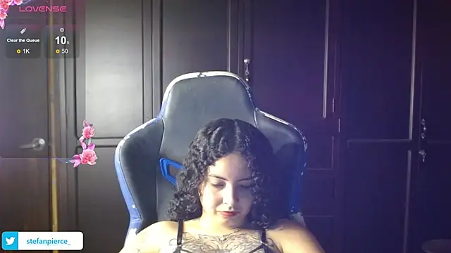 jaydensalvatore  online show from July 15, 10:37 pm