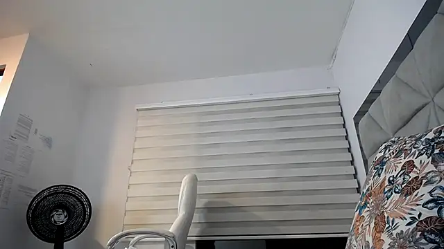 Snapshot of nana_levy chatting on February 4, 6:36 am nana levy online show from February 4, 6:36 am