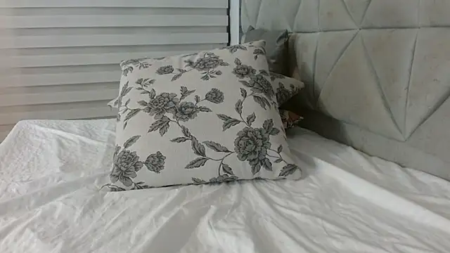 Snapshot of nana_levy chatting on March 11, 10:29 am nana levy online show from March 11, 10:29 am