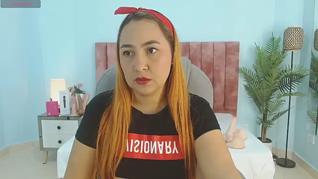 Snapshot of nana_levy chatting on December 4, 4:11 am nana levy online show from December 4, 4:11 am