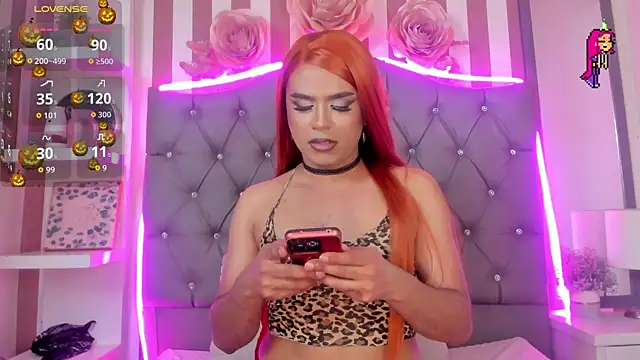 Snapshot of Star-Fire chatting on October 24, 8:49 pm Star-Fire online show from October 24, 8:49 pm