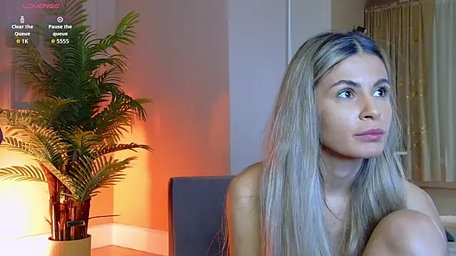 Avril Cyrus online show from December 19, 7:37 am