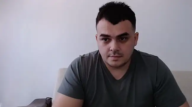 Snapshot of show_boy_97 chatting on February 13, 12:32 pm show boy 97 online show from February 13, 12:32 pm