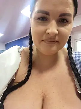 GeorgiaLerox online show from October 3, 11:40 am