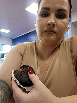 GeorgiaLerox online show from November 1, 1:35 pm