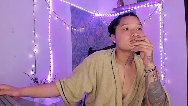 Eva Lee  online show from March 1, 9:00 am