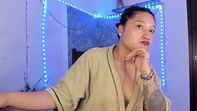 Eva Lee  online show from March 11, 9:15 am