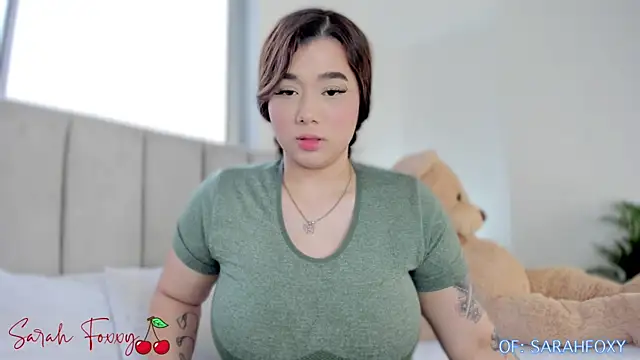 Snapshot of Foxxy222_ chatting on January 2, 10:33 pm Foxxy222 online show from January 2, 10:33 pm