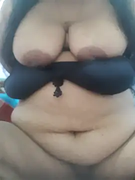 Snapshot of chubby_wife chatting on June 23, 9:07 am chubby wife online show from June 23, 9:07 am