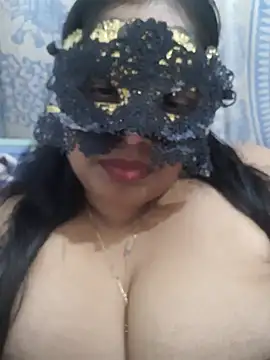 Snapshot of chubby_wife chatting on July 17, 5:18 pm chubby wife online show from July 17, 5:18 pm