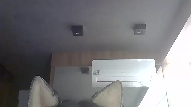 Skinny-Kitten online show from December 15, 5:01 am