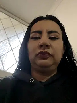 Abril Luv online show from September 20, 11:00 am