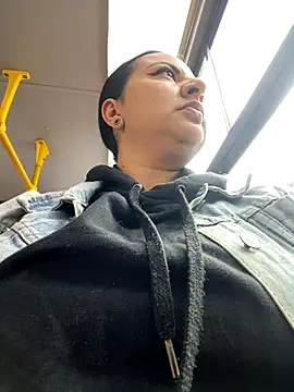 Abril Luv online show from September 26, 12:09 pm