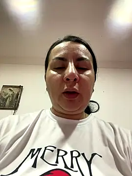 Abril Luv online show from October 18, 1:30 am