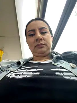 Abril Luv online show from October 23, 12:04 pm