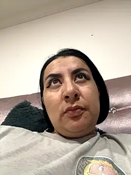 Abril Luv online show from November 23, 2:00 am