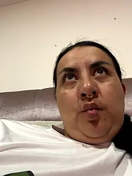 Abril Luv online show from January 10, 1:40 am