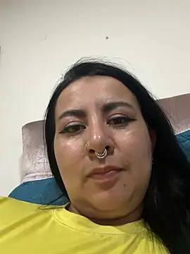 Abril Luv online show from June 10, 1:50 am
