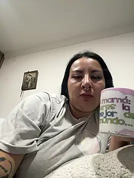 Abril Luv online show from July 1, 1:07 am