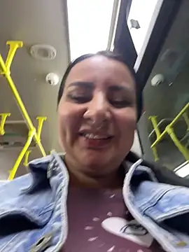 Abril Luv online show from July 8, 1:32 am