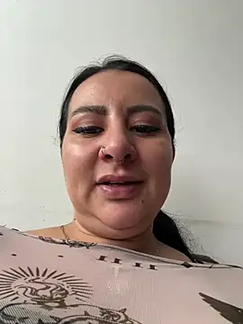 Abril Luv online show from July 23, 2:04 pm