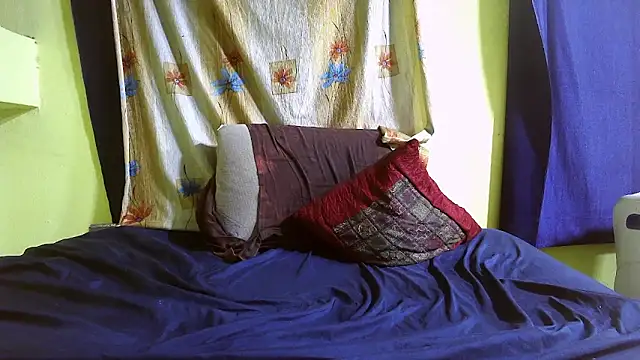 Snapshot of Cute_boy2000 chatting on February 8, 4:25 pm Cute boy2000 online show from February 8, 4:25 pm