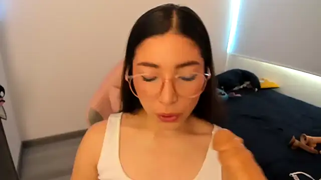 Snapshot of Spit_queen chatting on December 11, 5:26 pm Spit queen online show from December 11, 5:26 pm