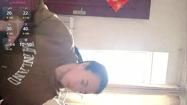 Vivianangn-e online show from April 13, 9:15 am