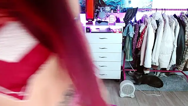 alisseallie online show from October 12, 1:10 pm