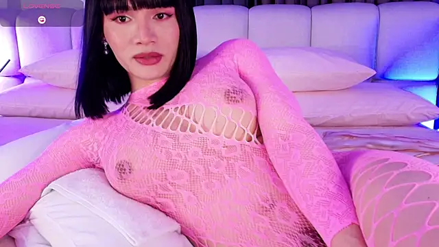 Snapshot of sweetieluna01 chatting on November 23, 1:16 am sweetieluna01 online show from November 23, 1:16 am