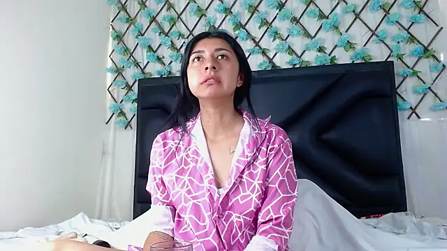 EmmaWilliamss online show from January 9, 3:37 pm