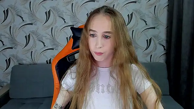 Snapshot of _mira_cle_ chatting on December 9, 1:51 am  mira cle  online show from December 9, 1:51 am