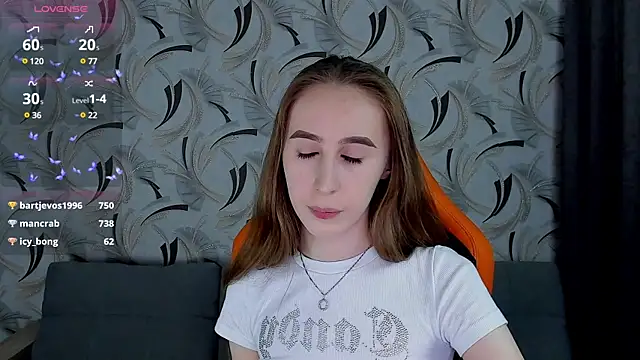 Snapshot of _mira_cle_ chatting on January 22, 3:20 am  mira cle  online show from January 22, 3:20 am