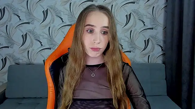 Snapshot of _mira_cle_ chatting on February 5, 11:06 pm  mira cle  online show from February 5, 11:06 pm