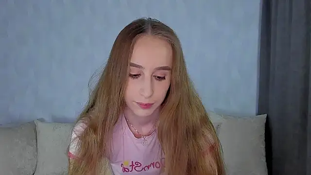 Snapshot of _mira_cle_ chatting on March 16, 11:36 pm  mira cle  online show from March 16, 11:36 pm