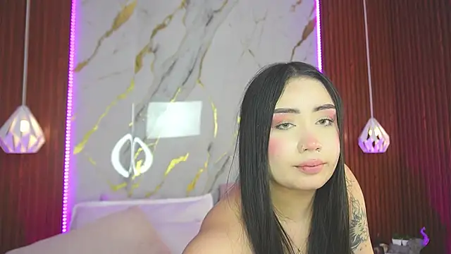 Snapshot of haylie_ chatting on December 18, 7:47 am haylie online show from December 18, 7:47 am