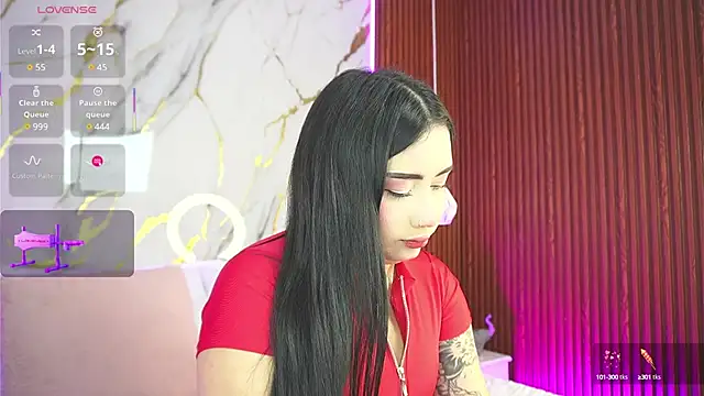 Snapshot of haylie_ chatting on February 2, 5:21 am haylie online show from February 2, 5:21 am