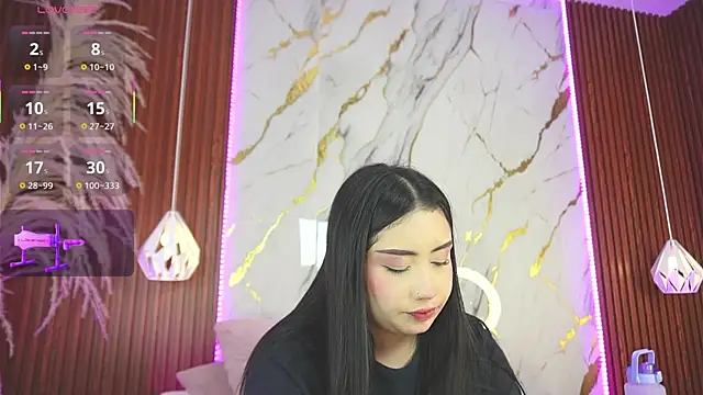 Snapshot of haylie_ chatting on February 6, 5:14 am haylie online show from February 6, 5:14 am