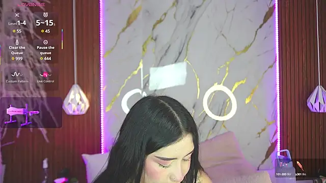 Snapshot of haylie_ chatting on February 8, 5:18 am haylie online show from February 8, 5:18 am