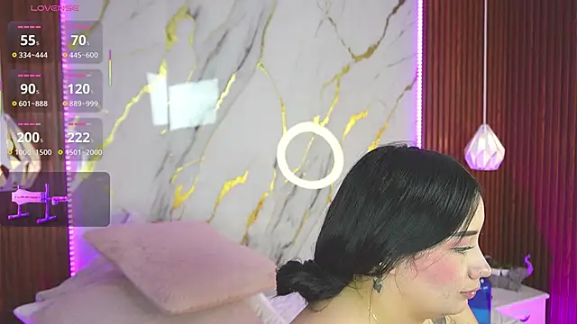 Snapshot of haylie_ chatting on February 28, 3:37 am haylie online show from February 28, 3:37 am