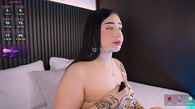 haylie  online show from July 13, 5:32 am