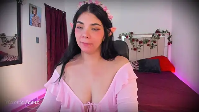 victoriaasaenz  online show from February 15, 1:13 am