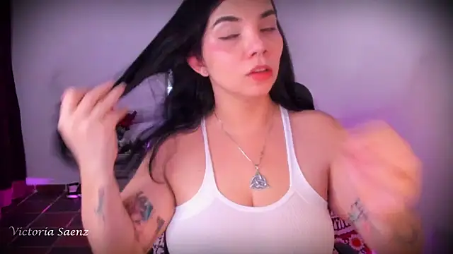 victoriaasaenz  online show from May 6, 12:52 am